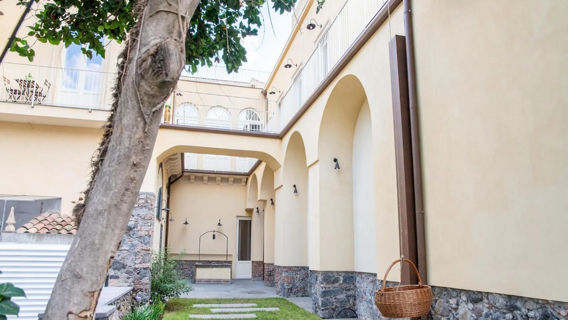 Luxurious Apartment With Pool In Giarre